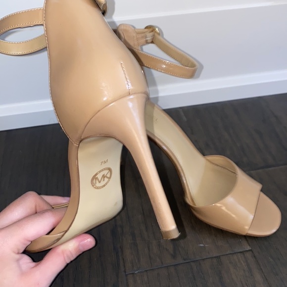 Michael kors heels - Picture 3 of 4